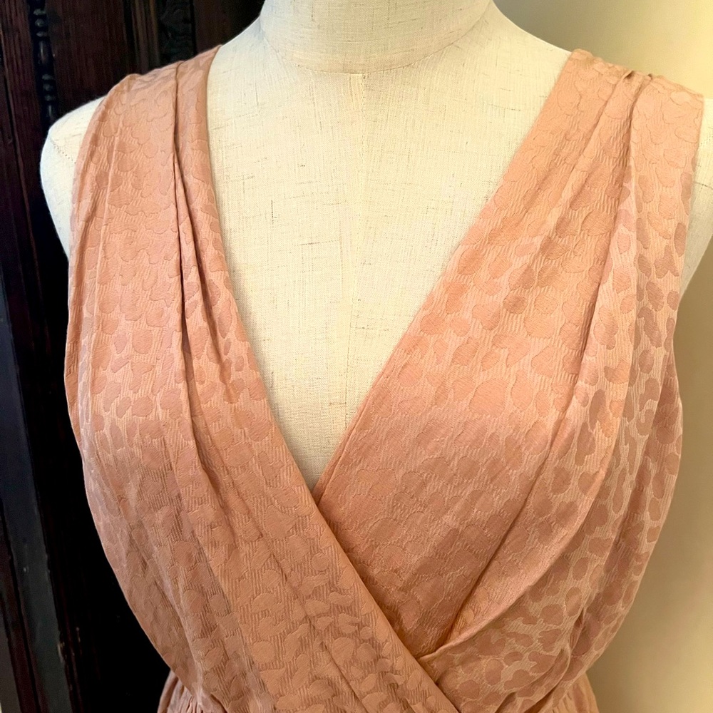 Anthropologie Hype Dress NWT size 4. Small. Silk. Perfect condition. pockets!